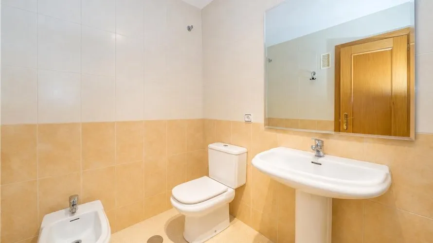 Apartamento de 3 dormitorios en Benidorm, España No. 1877