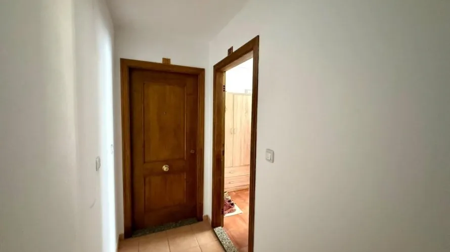 Apartamento de 1 dormitorio en Torrevieja, España No. 1922 № 2