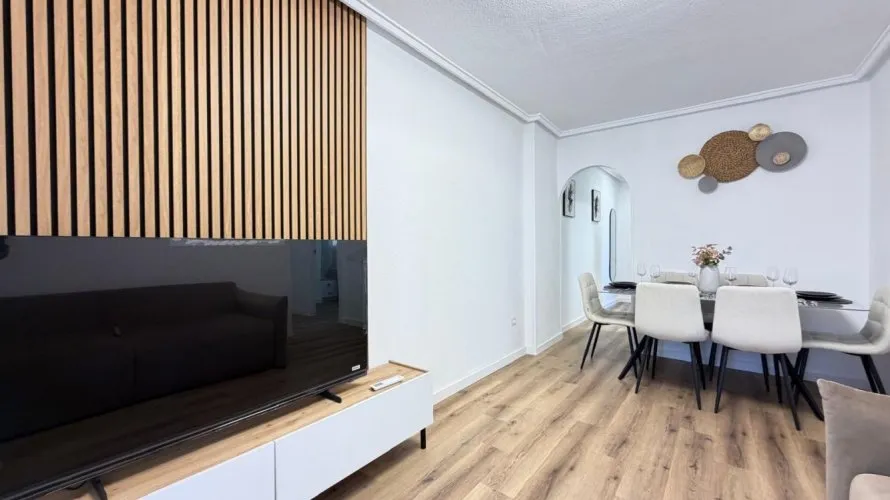Apartamento de 3 dormitorios en Torrevieja, España No. 1929 № 2