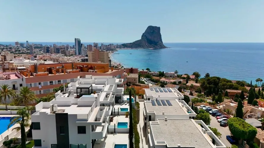 Villa de 4 dormitorios en Calpe, España No. 1758 № 24