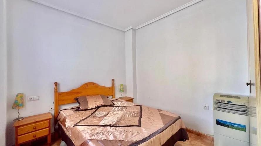 Apartamento de 1 dormitorio en Torrevieja, España No. 1853 № 9