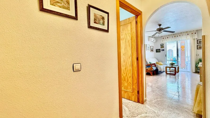 Apartamento de 2 dormitorios en Torrevieja, España No. 1754 № 19