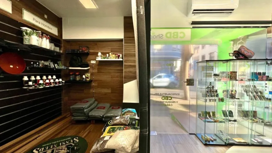 Propiedad comercial de 45m² en Torrevieja, España No. 1921 № 6
