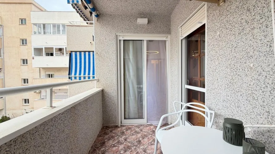 Apartamento de 2 dormitorios en Torrevieja, España No. 1866 № 3