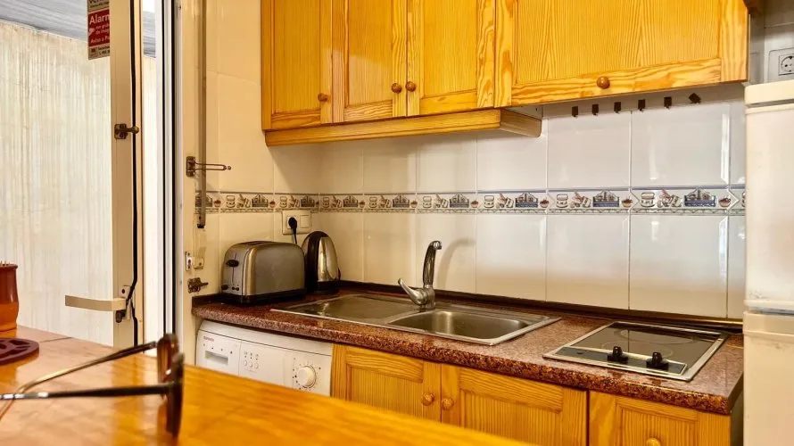 Apartamento de 1 dormitorio en Torrevieja, España No. 1870 № 3