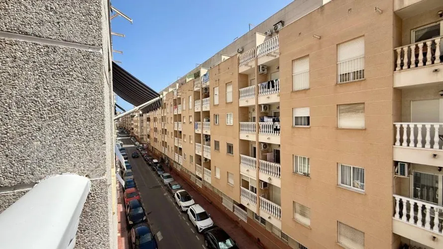Apartamento de 1 dormitorio en Torrevieja, España No. 1799 № 11