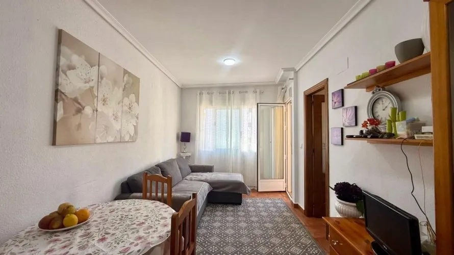 Apartamento de 1 dormitorio en Torrevieja, España No. 1922 № 19