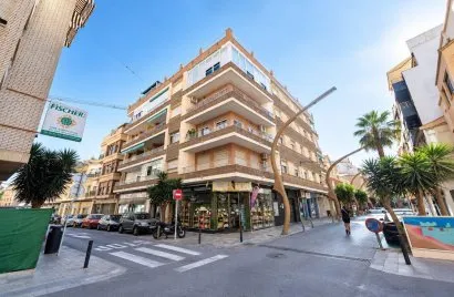 Apartamento de 3 dormitorios en Torrevieja, España No. 1882
