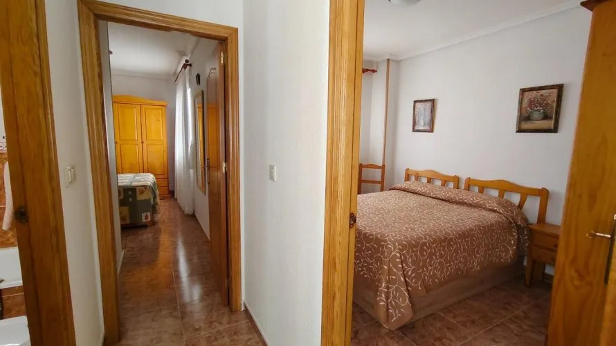 Apartamento de 2 dormitorios en Torrevieja, España No. 1927 № 11