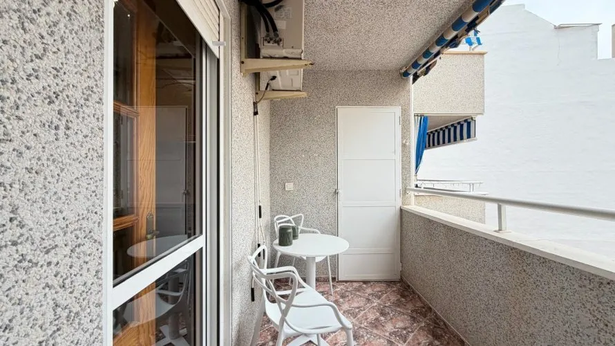 Apartamento de 2 dormitorios en Torrevieja, España No. 1866 № 11