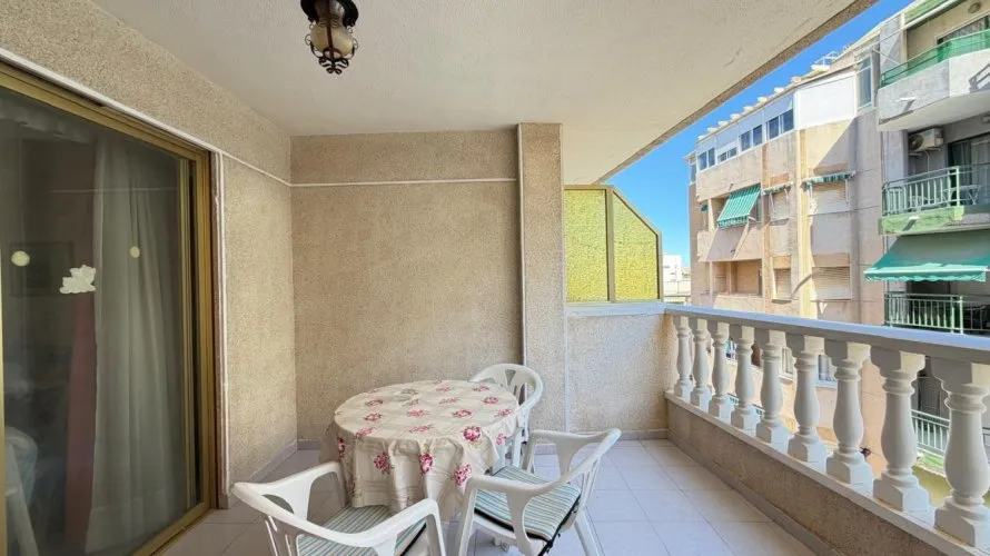 Apartamento de 1 dormitorio en Torrevieja, España No. 1901 № 4
