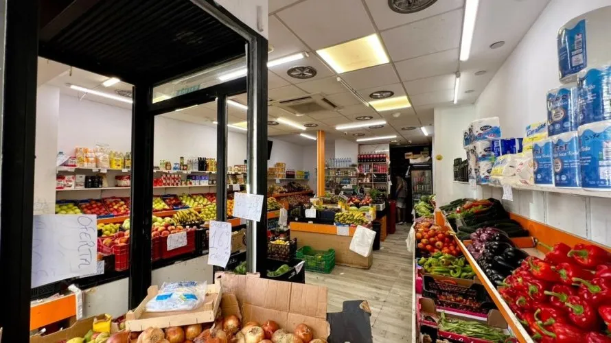 Propiedad comercial de 62m² en Torrevieja, España No. 1923 № 7