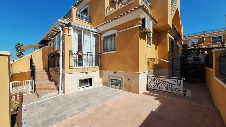 Dúplex de 83m² en Torrevieja, España No. 1858 № 28