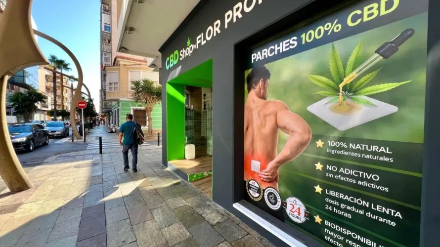 Propiedad comercial de 45m² en Torrevieja, España No. 1921 № 7