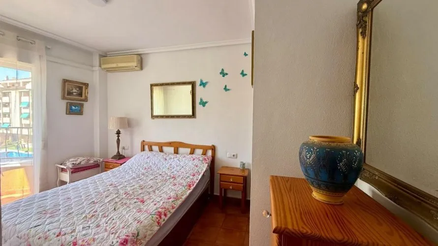Apartamento de 1 dormitorio en Torrevieja, España No. 1922 № 12