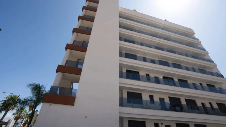 Apartamento de 2 dormitorios en Guardamar del Segura, España No. 1867 № 2