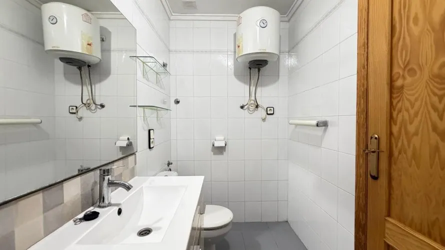 Apartamento de 2 dormitorios en Torrevieja, España No. 1861 № 8