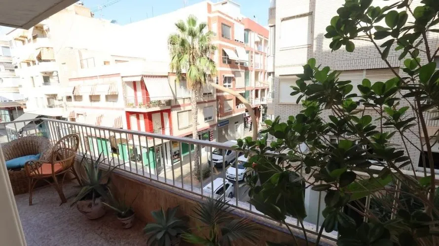 Apartamento de 3 dormitorios en Torrevieja, España No. 1882 № 3