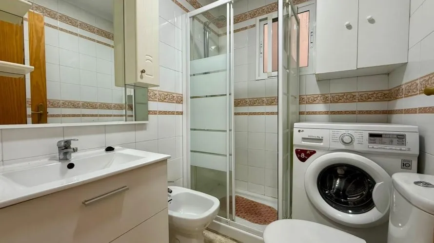 Apartamento de 2 dormitorios en Torrevieja, España No. 1865 № 5