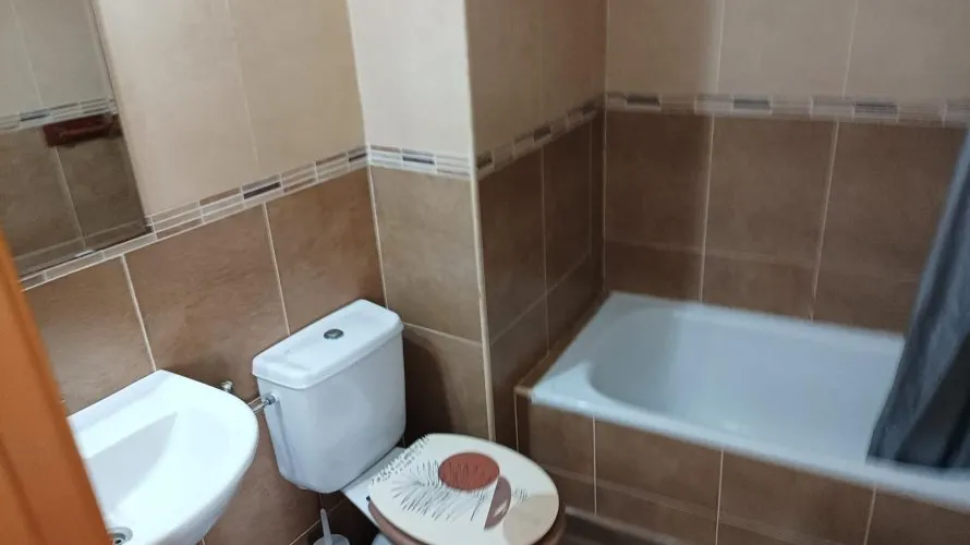 Apartamento de 2 dormitorios en Torrevieja, España No. 1824