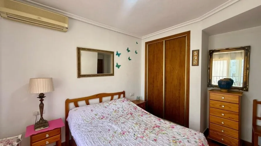 Apartamento de 1 dormitorio en Torrevieja, España No. 1922 № 5