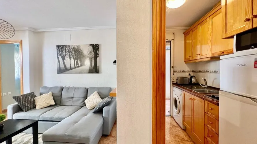 Apartamento de 1 dormitorio en Torrevieja, España No. 1870 № 7