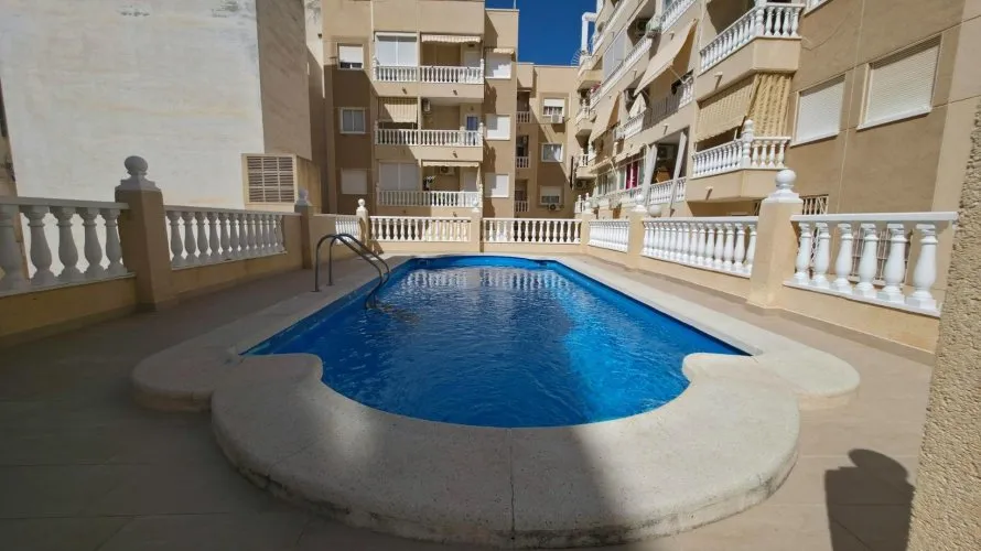 Apartamento de 3 dormitorios en Torrevieja, España No. 1776 № 1