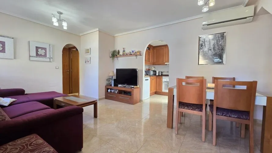 Сasa de 3 dormitorios en Torrevieja, España No. 1750 № 27