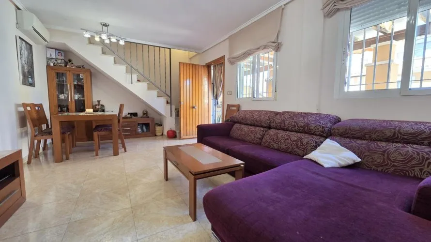 Сasa de 3 dormitorios en Torrevieja, España No. 1750 № 23