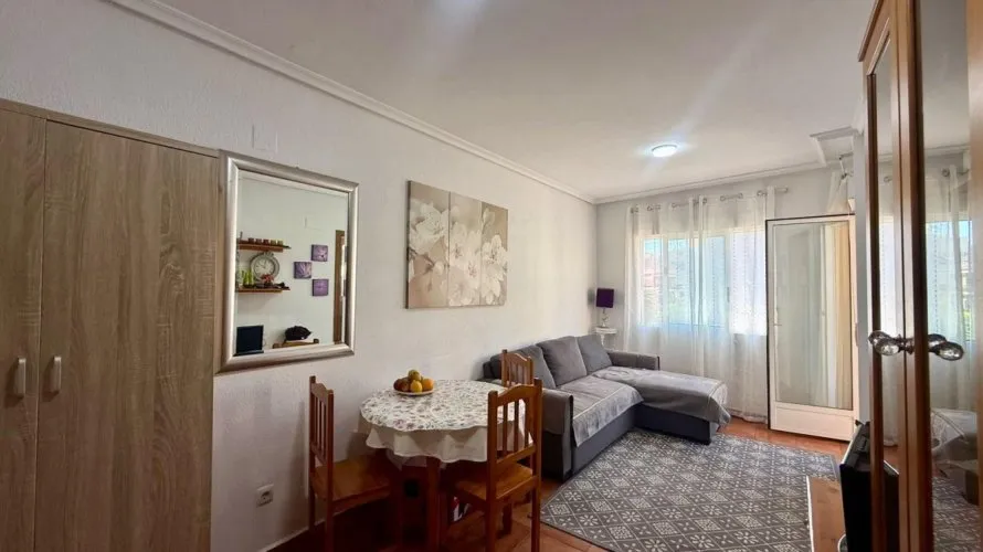 Apartamento de 1 dormitorio en Torrevieja, España No. 1922 № 14