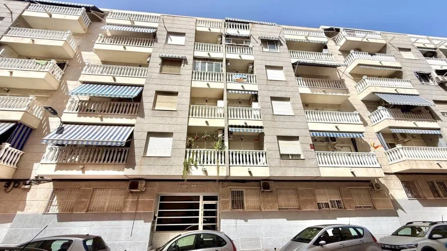 Apartamento de 1 dormitorio en Torrevieja, España No. 1799 № 3