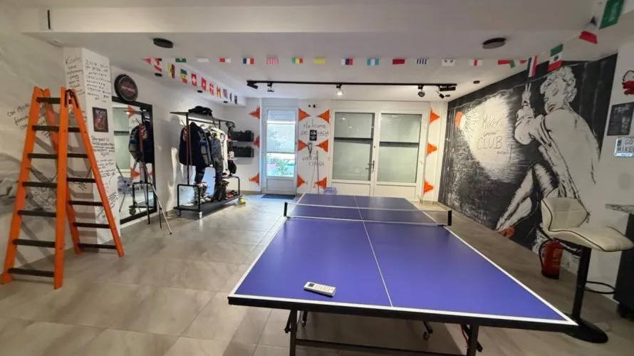 Propiedad comercial de 100m² en Torrevieja, España No. 1986 № 11