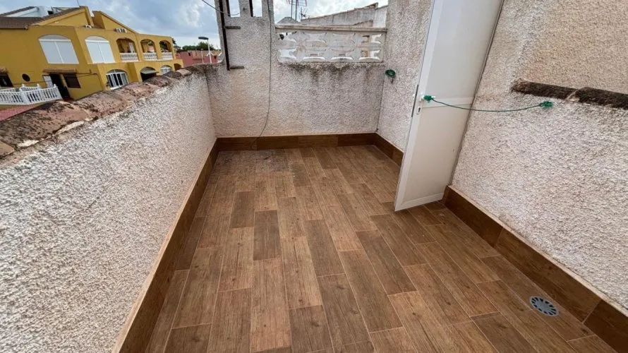 Dúplex de 47m² en Torrevieja, España No. 1976 № 1