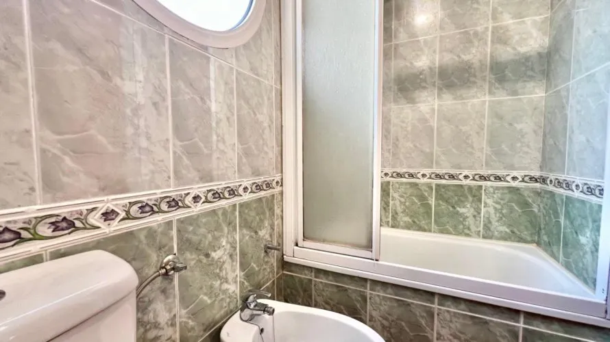 Apartamento de 1 dormitorio en Torrevieja, España No. 1937 № 5