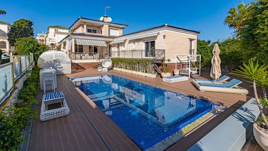 Villa de 370m² en Torrevieja, España No. 1978 № 28