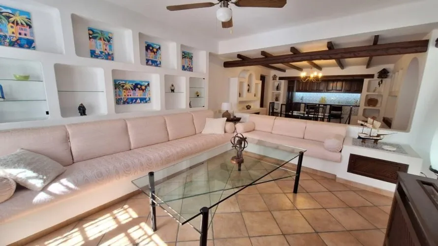 Apartamento de 2 dormitorios en Torrevieja, España No. 1971 № 9