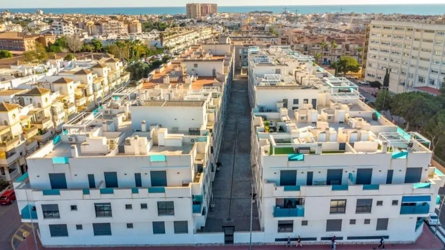 Apartamento de 2 dormitorios en Torrevieja, España No. 1934 № 6