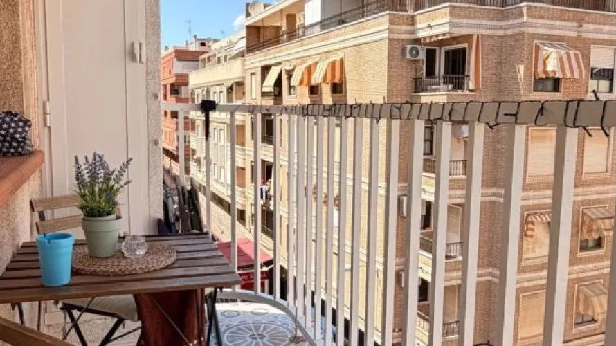 Apartamento de 1 dormitorio en Torrevieja, España No. 1977 № 5