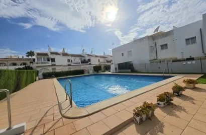 Bungalow de 1 dormitorio en Torrevieja, España No. 1969