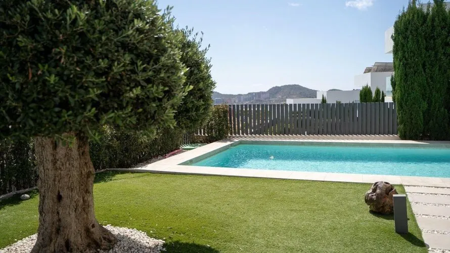 Villa de 4 dormitorios en Finestrat, España No. 1984 № 2