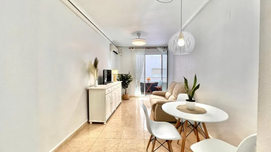 Apartamento de 2 dormitorios en Torrevieja, España No. 1965 № 19