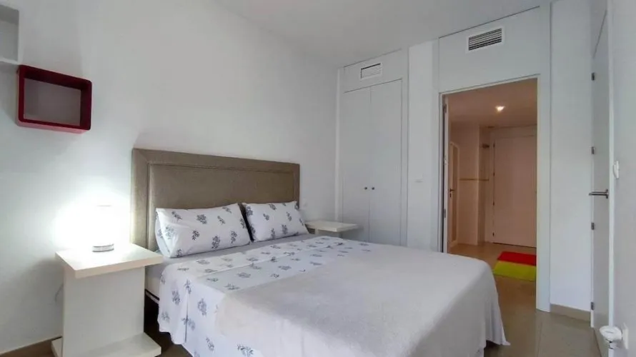 Apartamento de 2 dormitorios en Torrevieja, España No. 1963 № 3