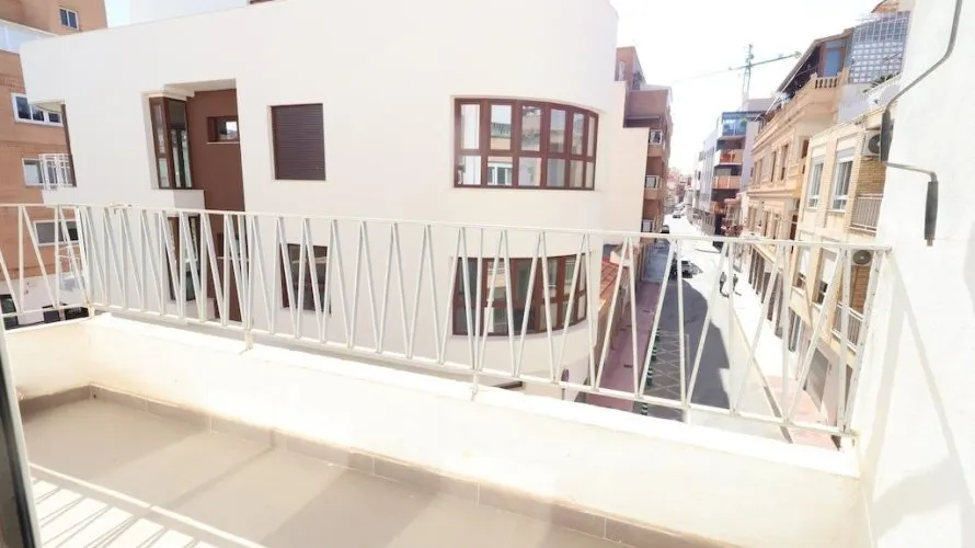 Apartamento de 3 dormitorios en Torrevieja, España No. 1932 № 7