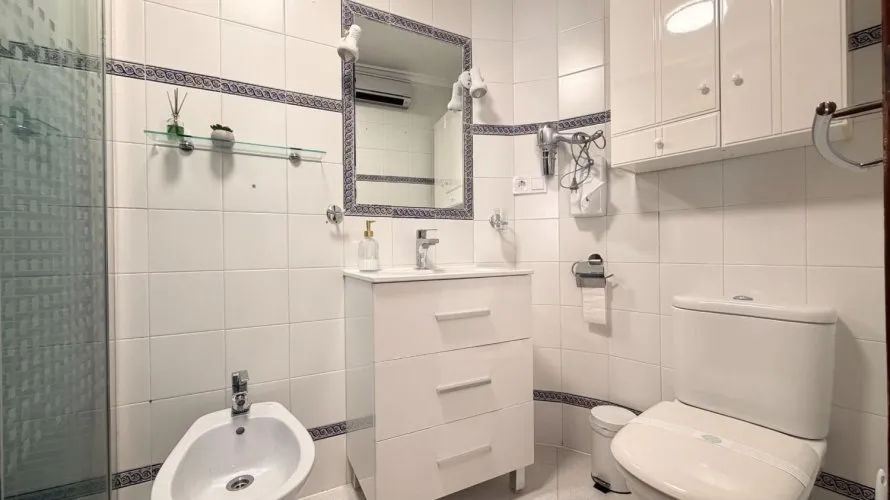 Apartamento de 1 dormitorio en Torrevieja, España No. 1977 № 11