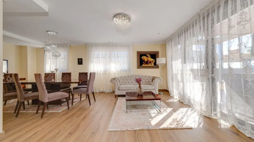 Villa de 461m² à Torrevieja, Espagne No. 656 № 23
