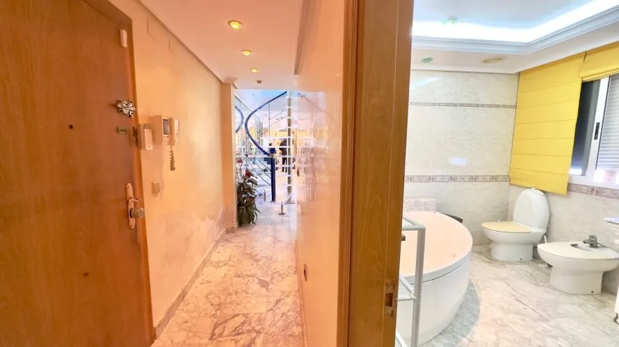 Penthouse de 2 chambres à Torrevieja, Espagne No. 655 № 13