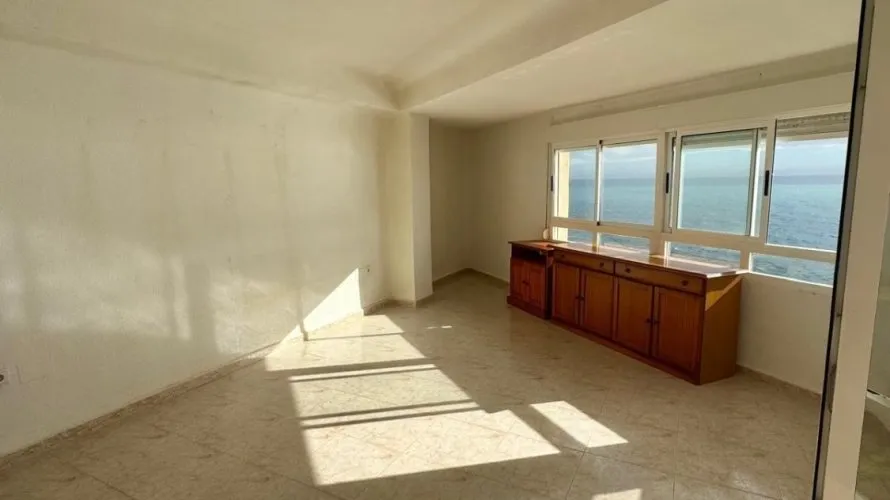 Apartment de 4 chambres à Torrevieja, Espagne No. 662 № 1