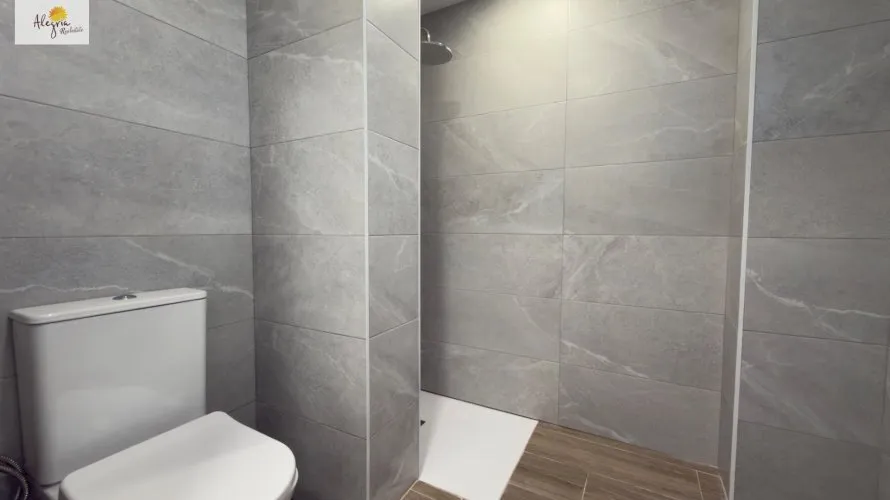 Commercial property de 8 chambres à Alicante, Espagne No. 217 № 17