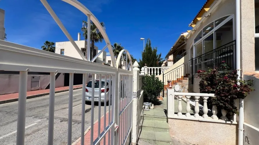 House de 132m² à Torrevieja, Espagne No. 790 № 27
