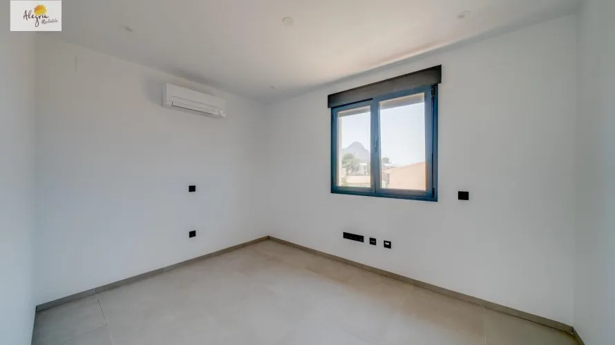 Villa de 5 chambres à Calpe, Espagne No. 329 № 27